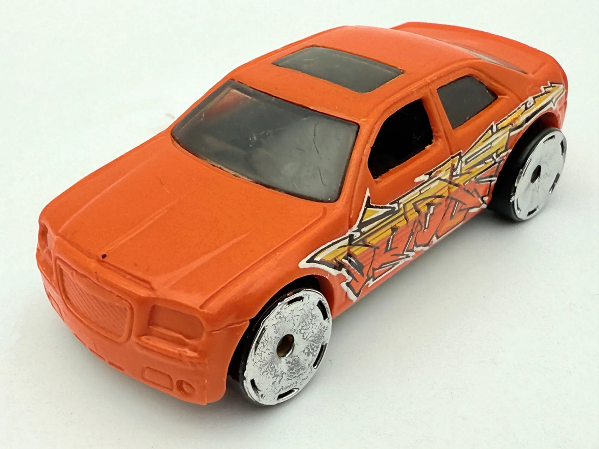 Chrysler Hemi 300C Orange Grafitti, Hot Wheels, resoraki, die cast, 1:60 – zdjęcie 8
