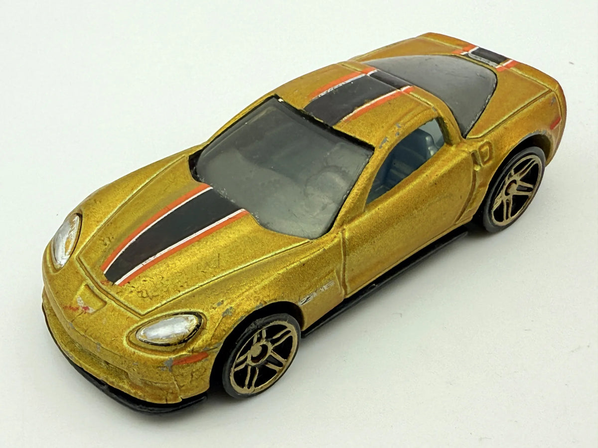 Corvette Z06 Hot Wheels Złoty 1:64 – zdjęcie 8