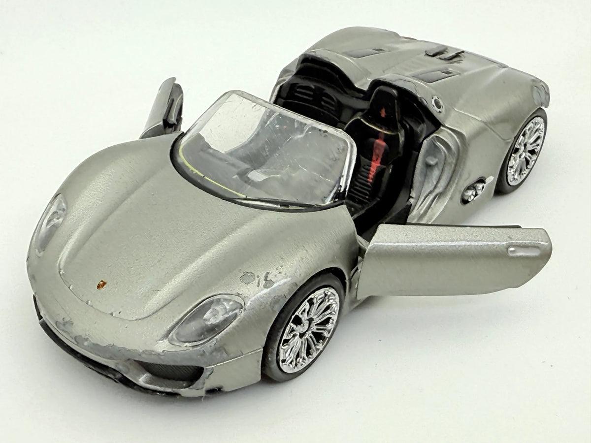 Porsche 918 Spyder Welly Srebrny 1:43 – zdjęcie 9