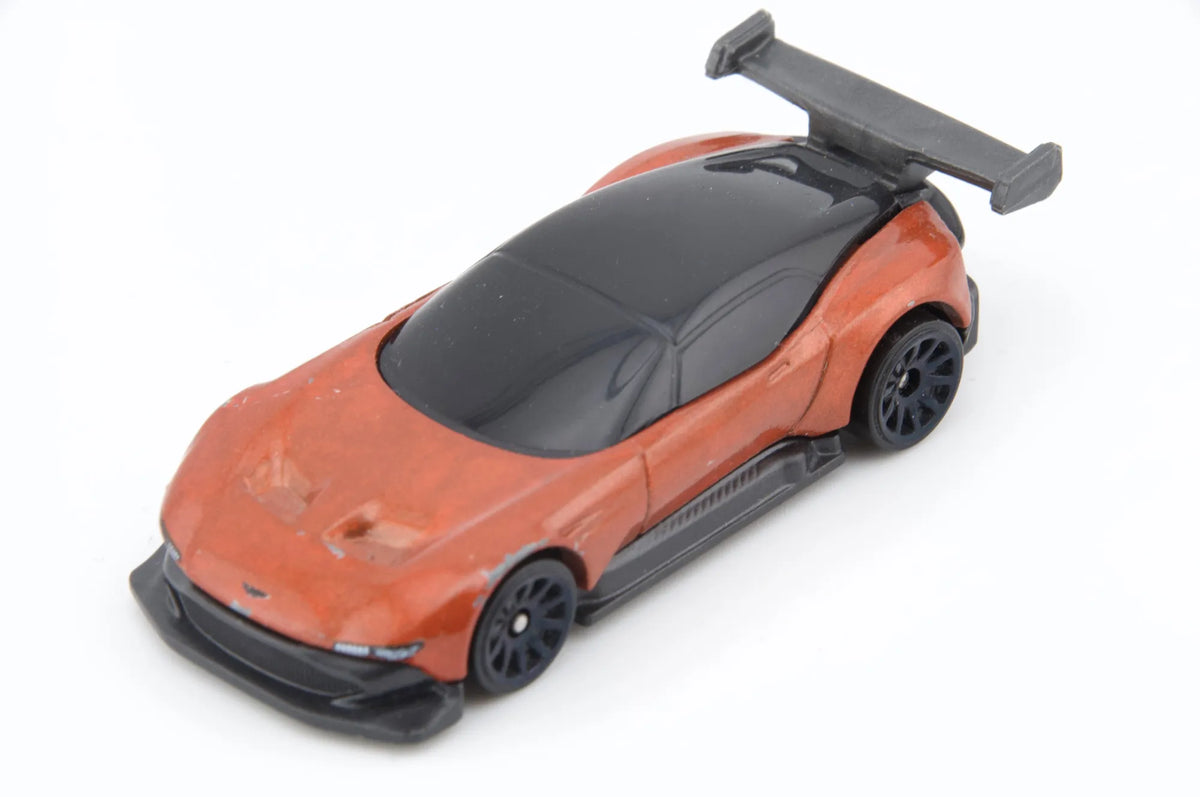 Aston Martin Vulcan Hot Wheels Pomarańczowy 1:64 – zdjęcie 8