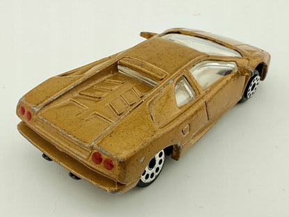 Ferrari F40 Maisto Złoty 1:64 – zdjęcie 9