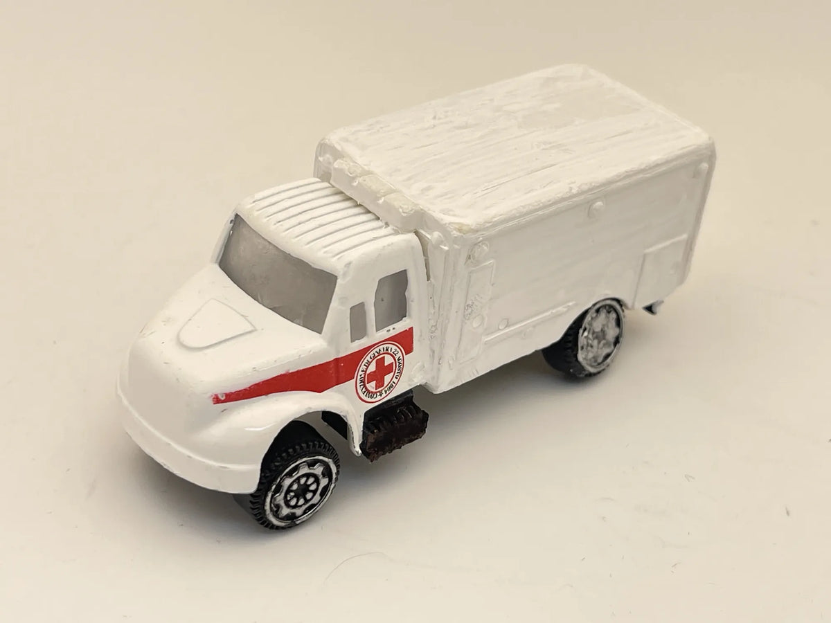 Ambulans, Ciężarówka, Resoraki, Die cast 1:64 – zdjęcie 8