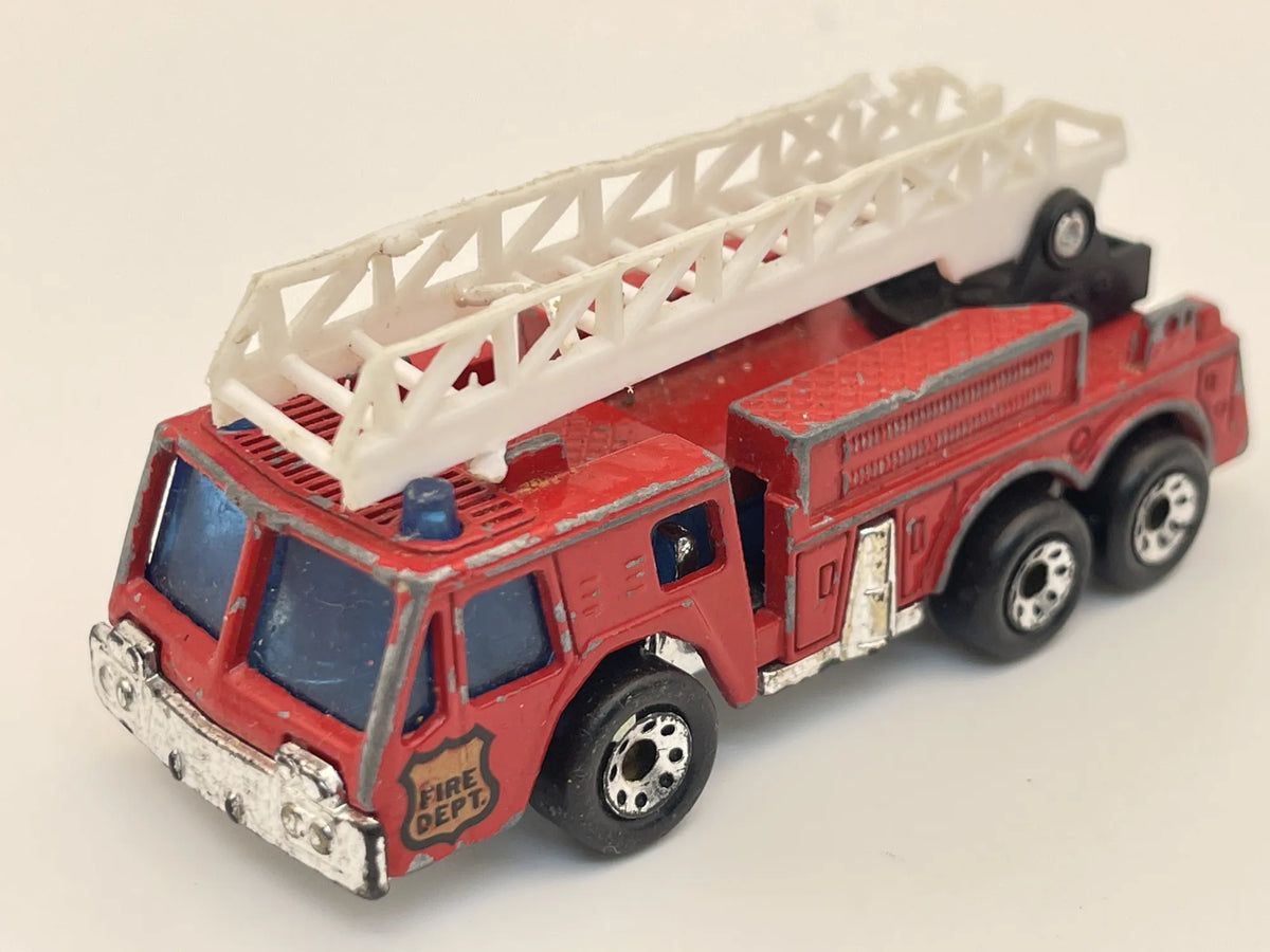 FIRE ENGINE, STRAŻ POŻARNA, Matchbox 1982, Die cast, Czerwony 1:64 Resoraki – zdjęcie 9