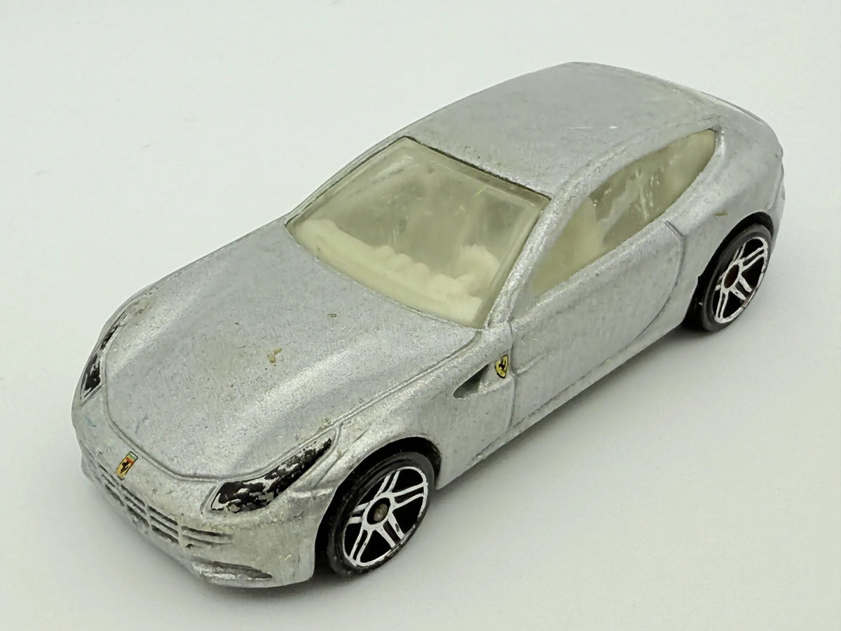 Ferrari FF, Hot Wheels, Resoraki, Die cast 1:64, srebrny – zdjęcie 8