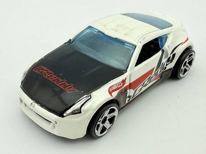 Nissan 370Z Hot Wheels Biały 1:64 – zdjęcie 9
