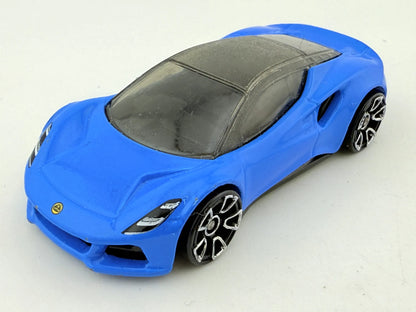 Lotus Emira Hot Wheels Niebieski 1:64 – zdjęcie 9