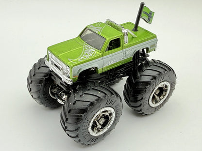 MONSTER TRUCK Chevrolecie Silverado 1983, Hot Wheels, Die cast MT, 1:64 – zdjęcie 8