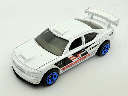 Dodge Charger Drift Hot Wheels Biała 1:64 – zdjęcie 9