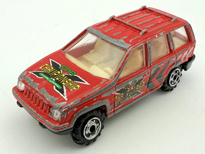 Suv Czerwony 1:64 – zdjęcie 9