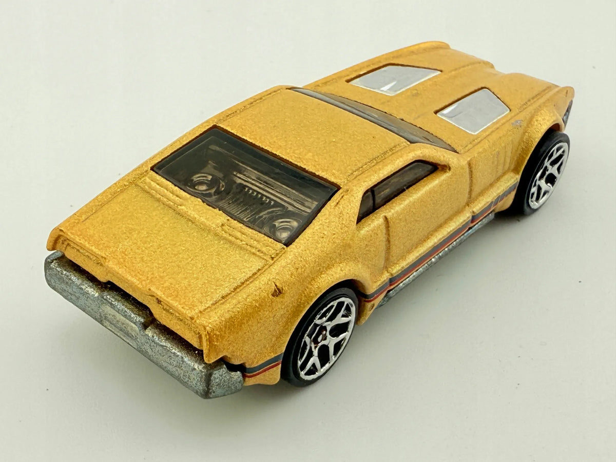 Country Club Muscle Hot Wheels Złoty 1:64 – zdjęcie 6