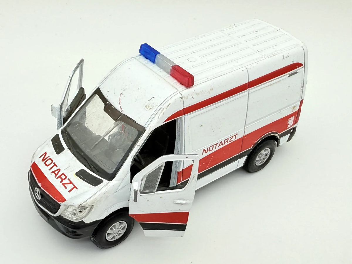 MERCEDES-BENZ SPRINTER PANEL VAN, Welly, Karetka Die cast 43730 Biały 1:43 – zdjęcie 9