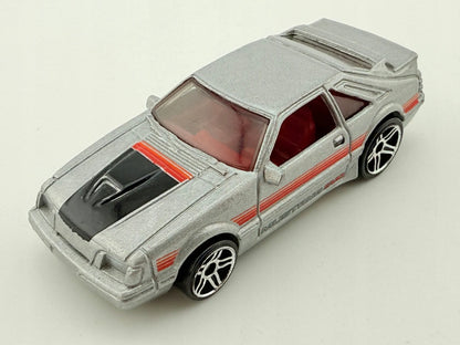 '84 MUSTANG SVO, Hot Wheels 2011, Die cast, Srebrny, 1:64, Resoraki – zdjęcie 11