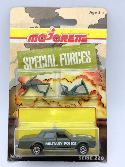 CHEVROLET IMPALA MILITARY POLICE Special Forces Majorette 1980 Zielony 1:64 – zdjęcie 9