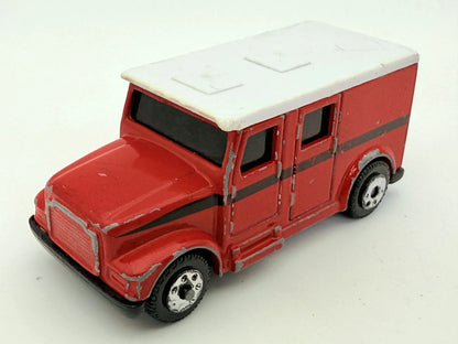 Armored Van Maisto Czerwony 1:64 – zdjęcie 8