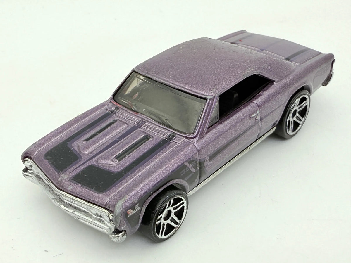 67 Chevelle Hot Wheels Fioletowy 1:64 – zdjęcie 8