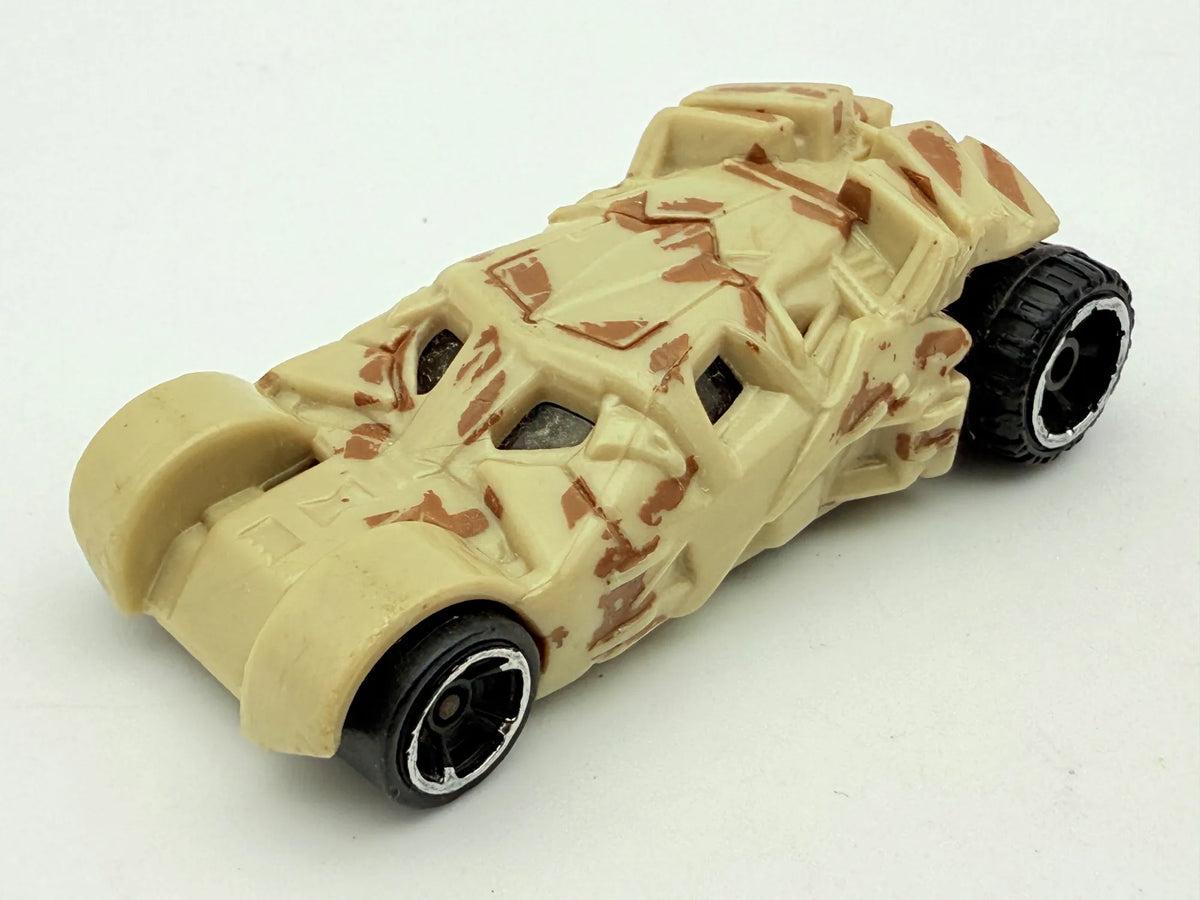 Batmobile Hot Wheels Beżowy 1:64 – zdjęcie 6