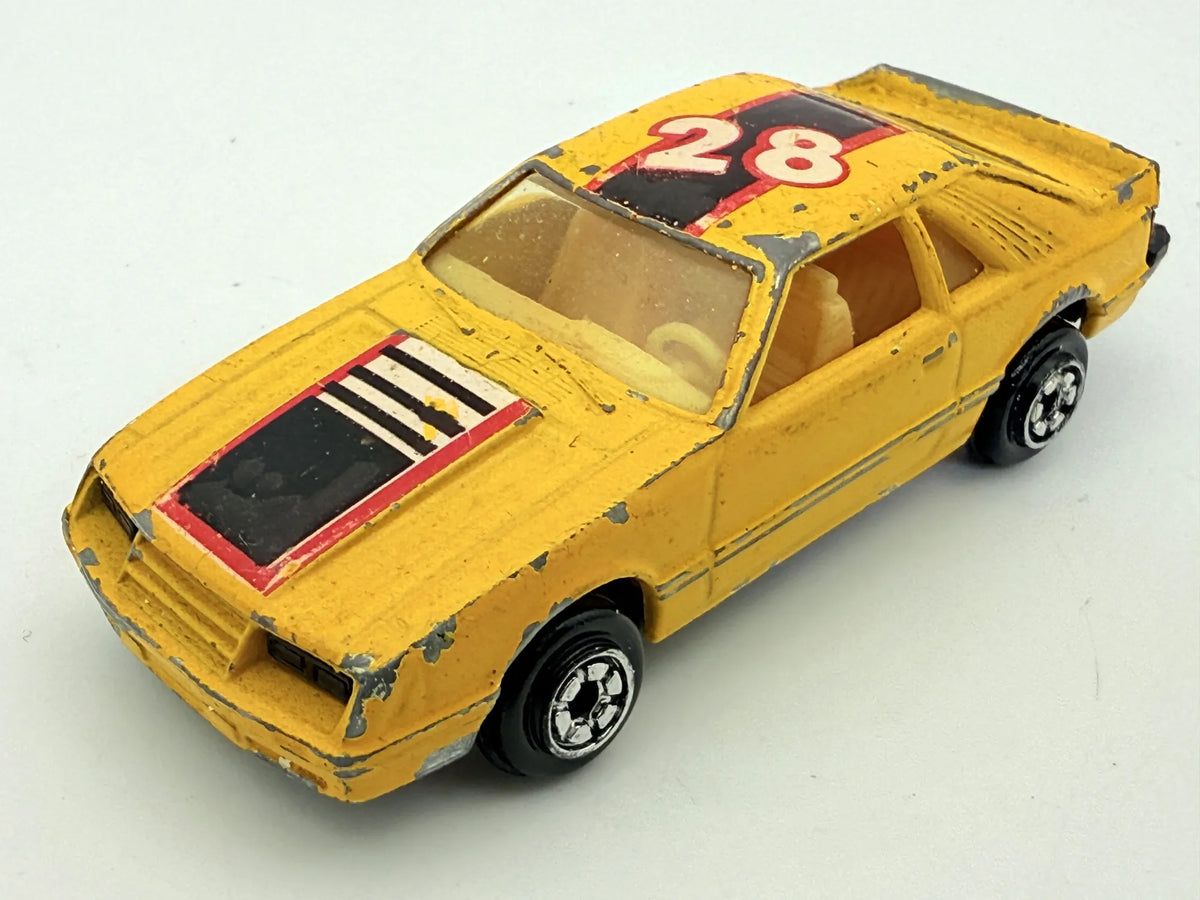 Ford Mustang Yatming Żółta 1:64 – zdjęcie 9