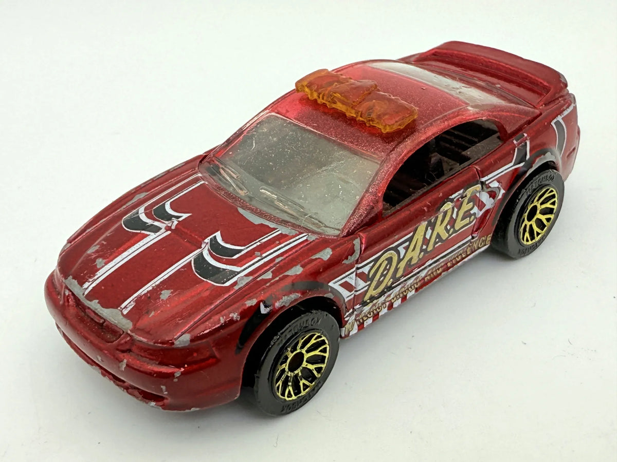 1999 Mustang Matchbox Czerwony 1:64 – zdjęcie 10
