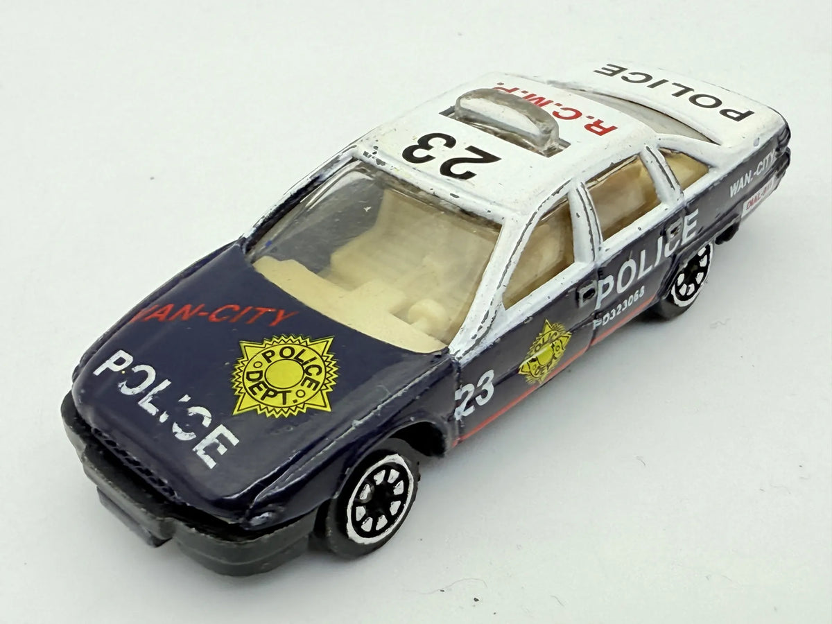 Ford Crown Victoria Czarny 1:64 – zdjęcie 8