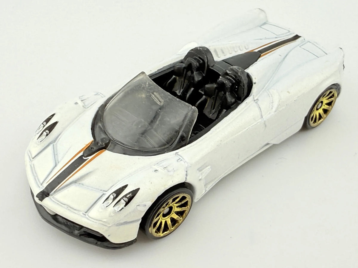 '17 PAGANI HUAYRA ROADSTER, Hot Wheels 2017, Die cast DTW86, Biały, 1:64 – zdjęcie 9