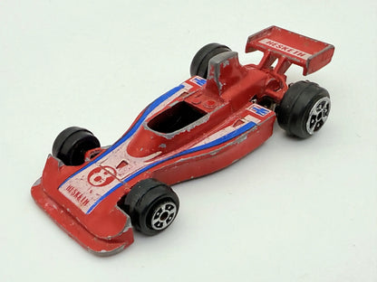 Hesketh 308 Yatming Czerwony 1:64 – zdjęcie 5