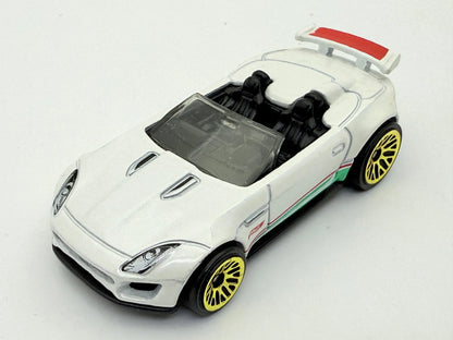 F-Type Project 7 Hot Wheels Biała 1:64 – zdjęcie 8