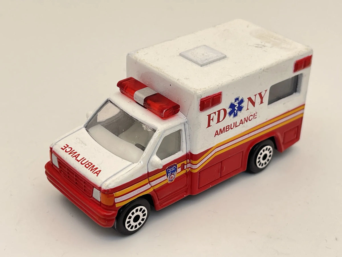 Ford F-Series Ambulance, Realtoy, Resoraki, Die cast 1:64 – zdjęcie 8