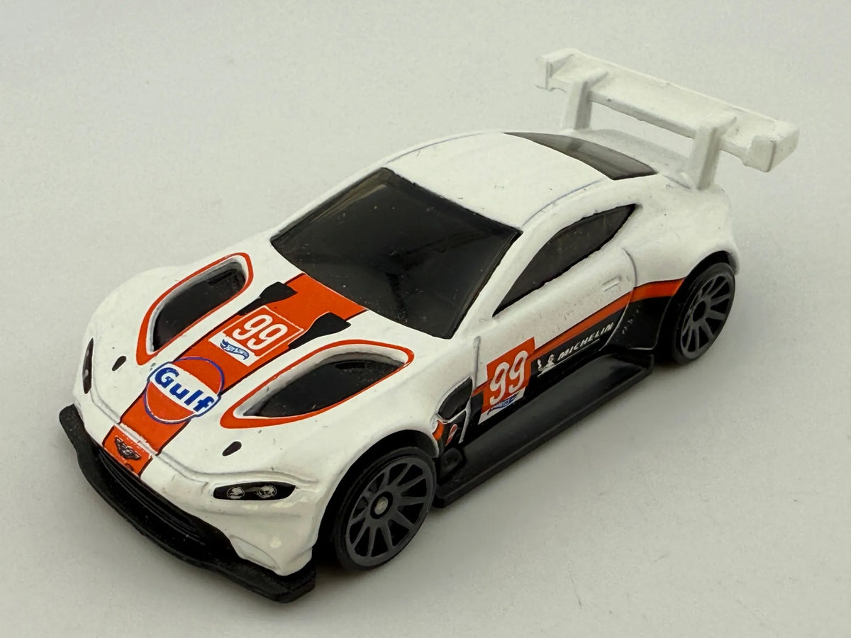 Aston Martin Vantage Gte Hot Wheels 2021 Biały 1:60 – zdjęcie 9