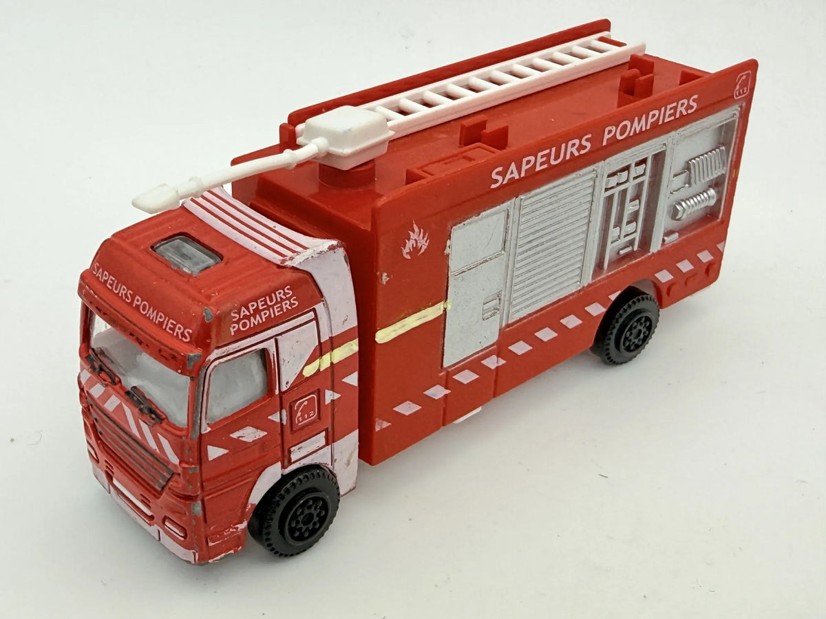 FIRE TRUCK SAPEURS POMPIERS (Straż pożarna) Die cast Czerwony 1:87 Resoraki – zdjęcie 8