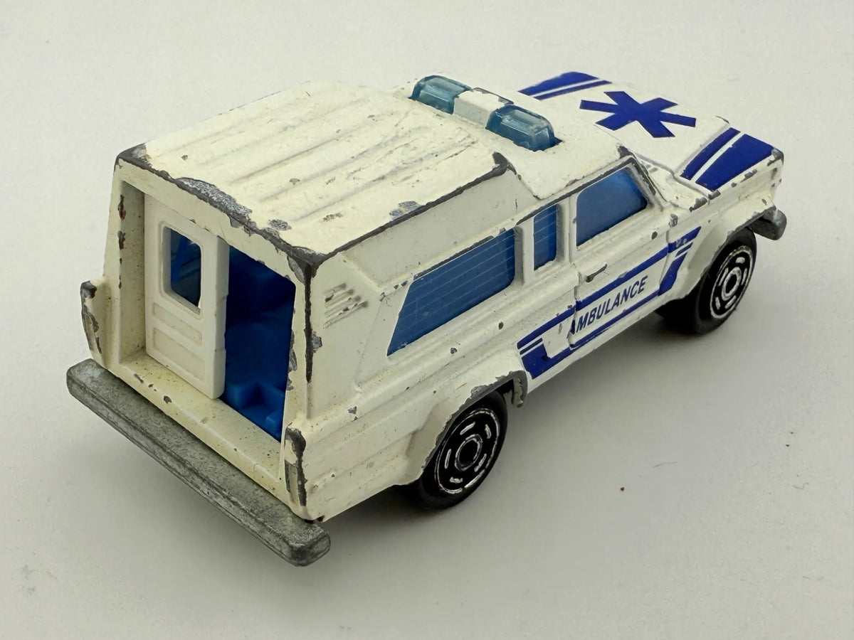 Ambulance Majorette Biały 1:64 Made in France – zdjęcie 9