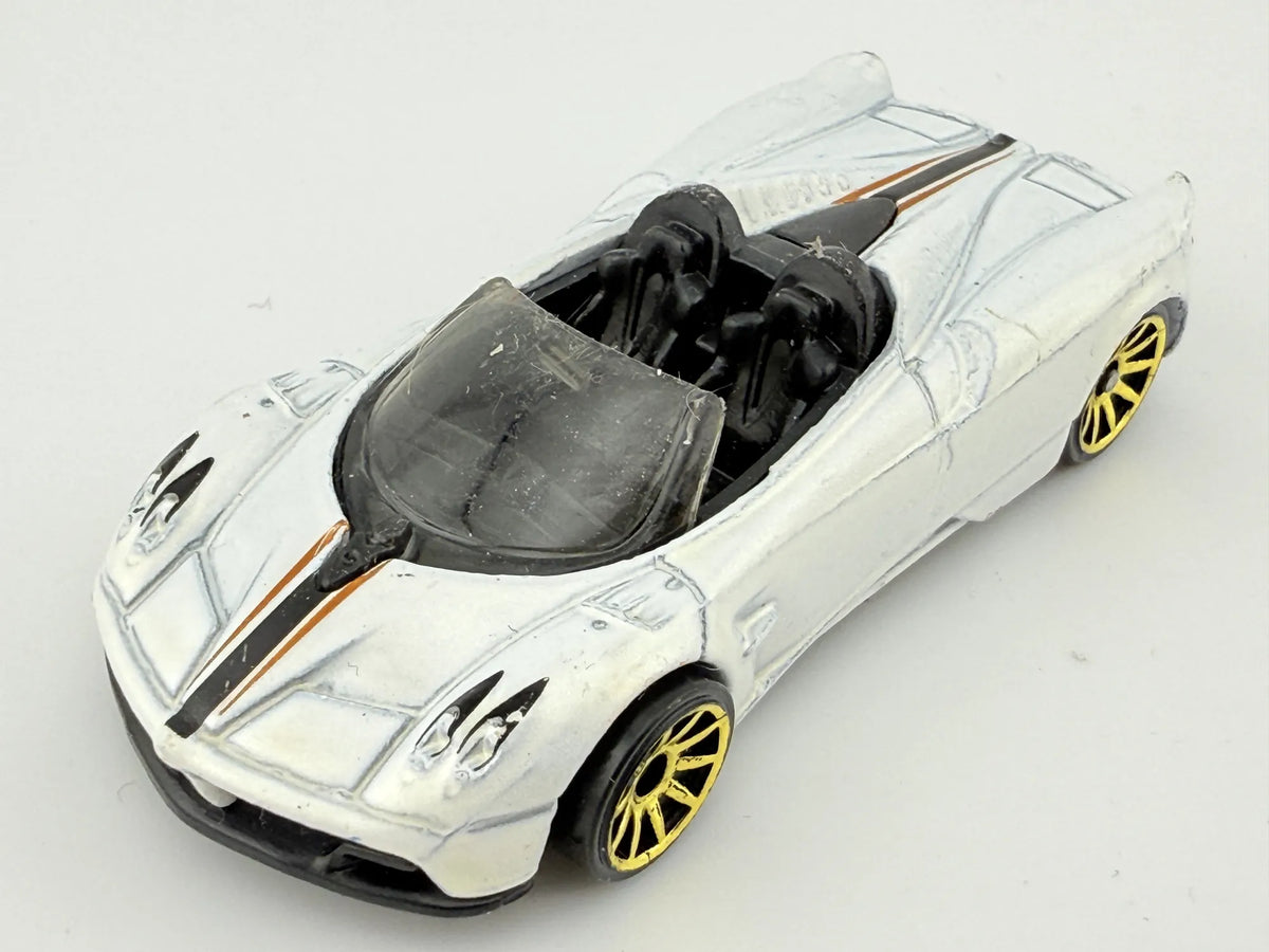 '17 PAGANI HUAYRA ROADSTER, Hot Wheels 2017, Die cast DTW86, Biały, 1:64 – zdjęcie 8