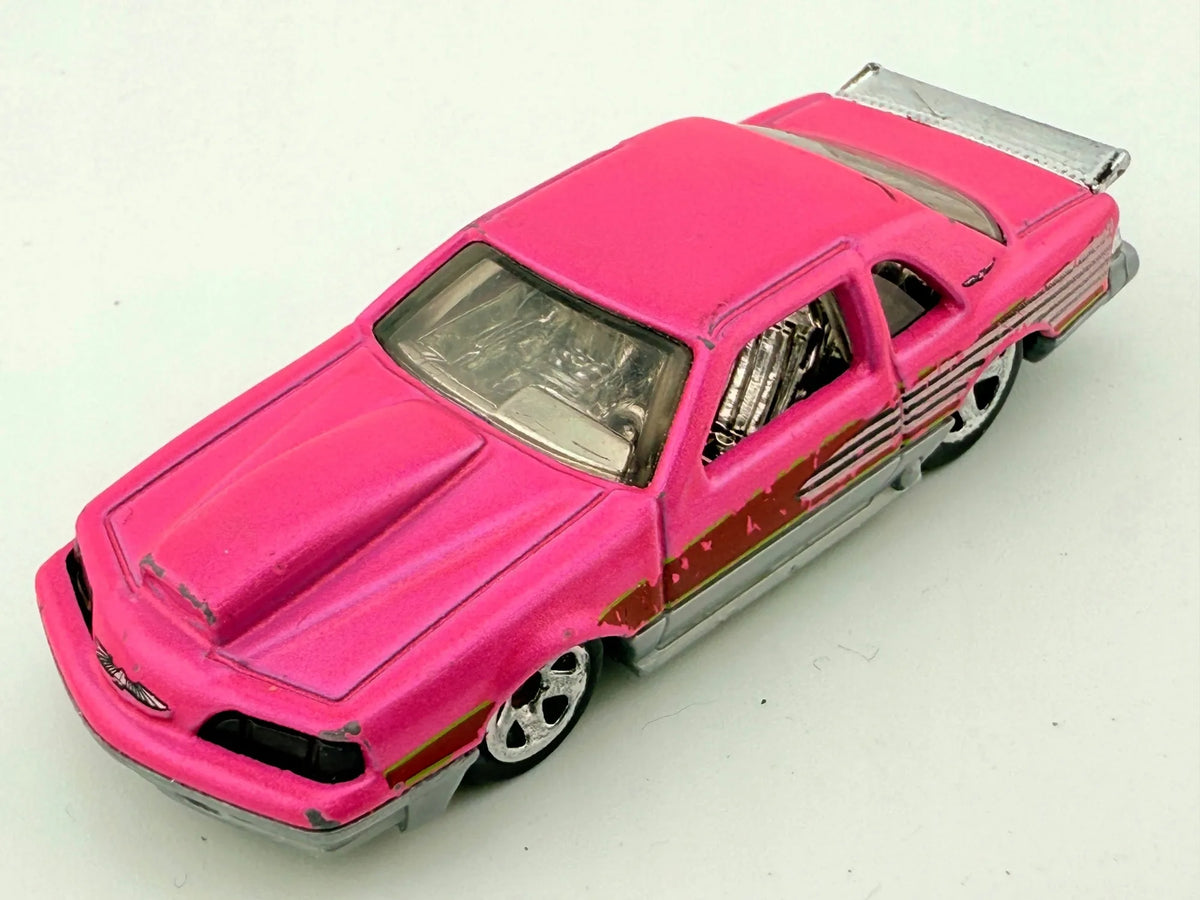 1988 FORD T-BIRD Hot Wheels 2022 Różowy 1:64 – zdjęcie 8