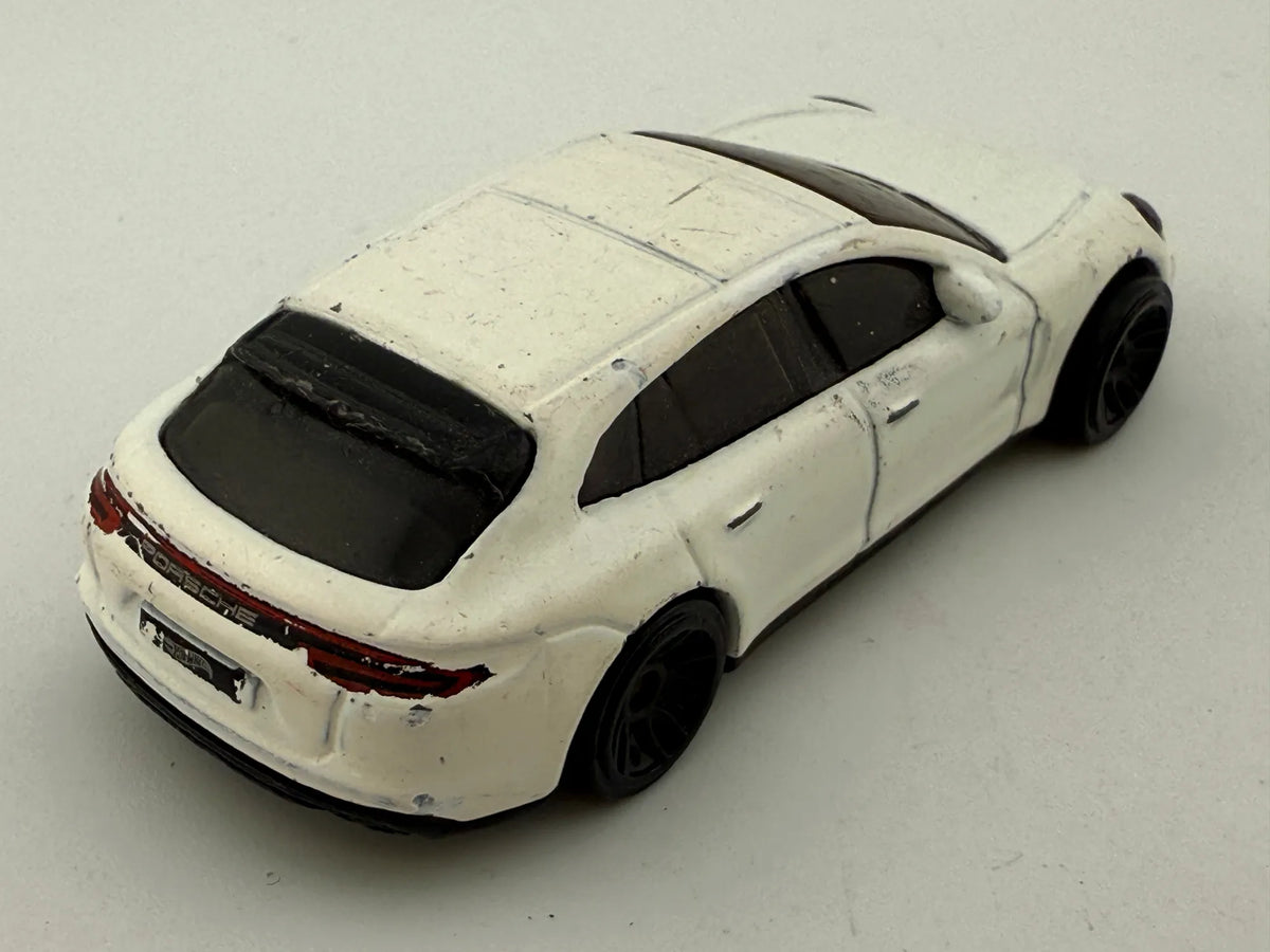 Porsche Panamera Turbo S E-Hybrid Sport Turismo Hot Wheels 2018 Biały 1:64 – zdjęcie 2