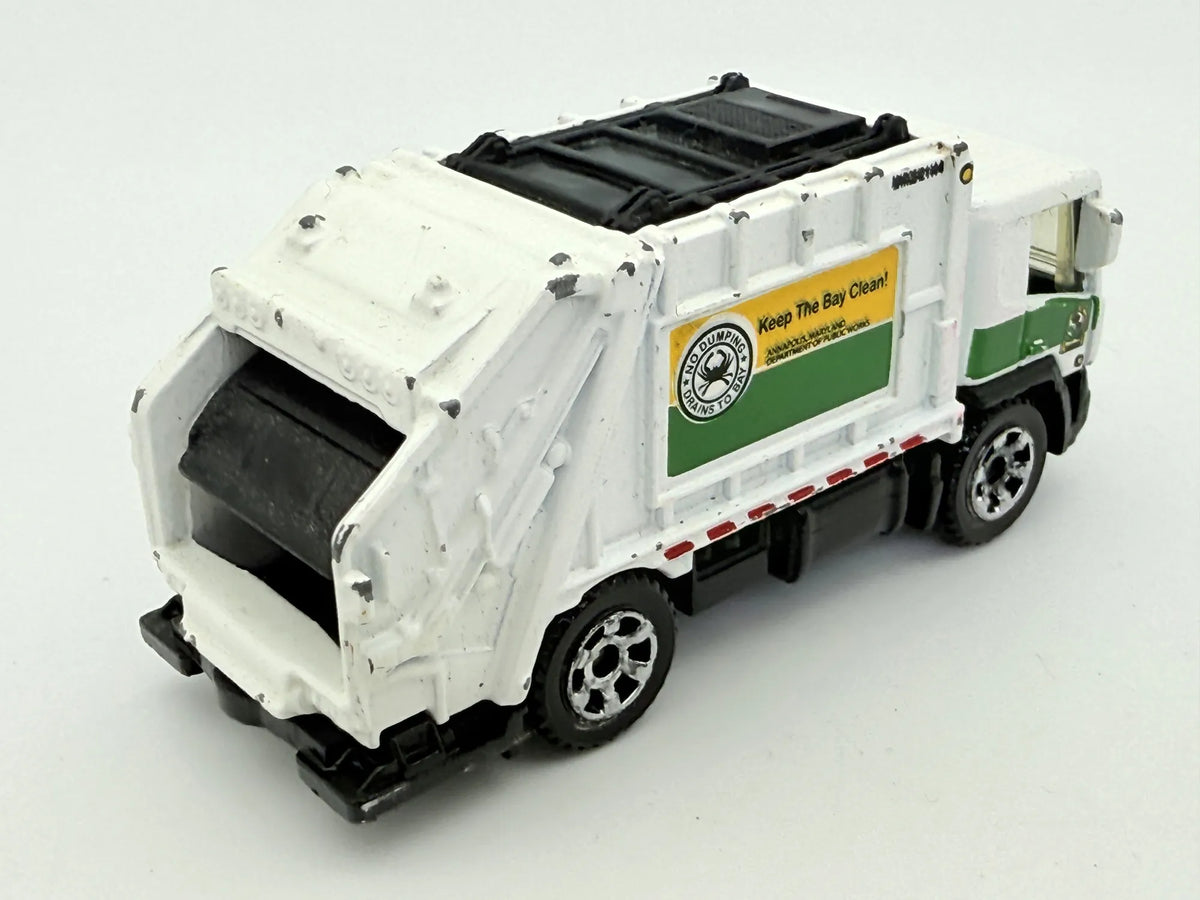 Garbage Truck Matchbox Biała 1:64 – zdjęcie 2