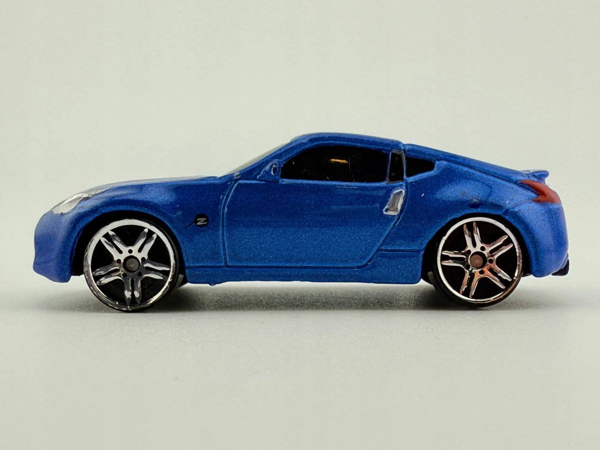2009 Nissan 370Z Maisto 2009 Niebieski 1:64 – zdjęcie 2