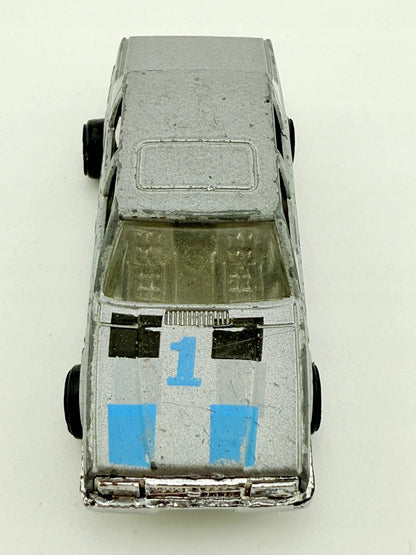 Europejski Sedan Klasy Średniej Z Lat 80. Dynawheels Zylmex Srebrny 1:64 – zdjęcie 2
