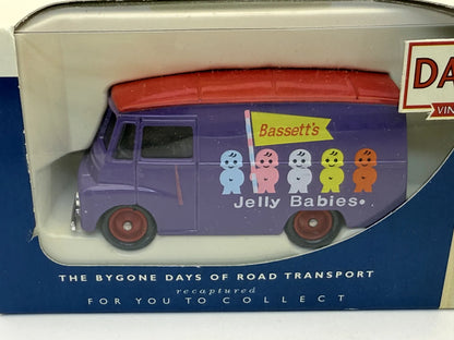 BASSETT'S JELLY BABIES Days Gone Lledo 2002 Fioletowy 1:43 – zdjęcie 2