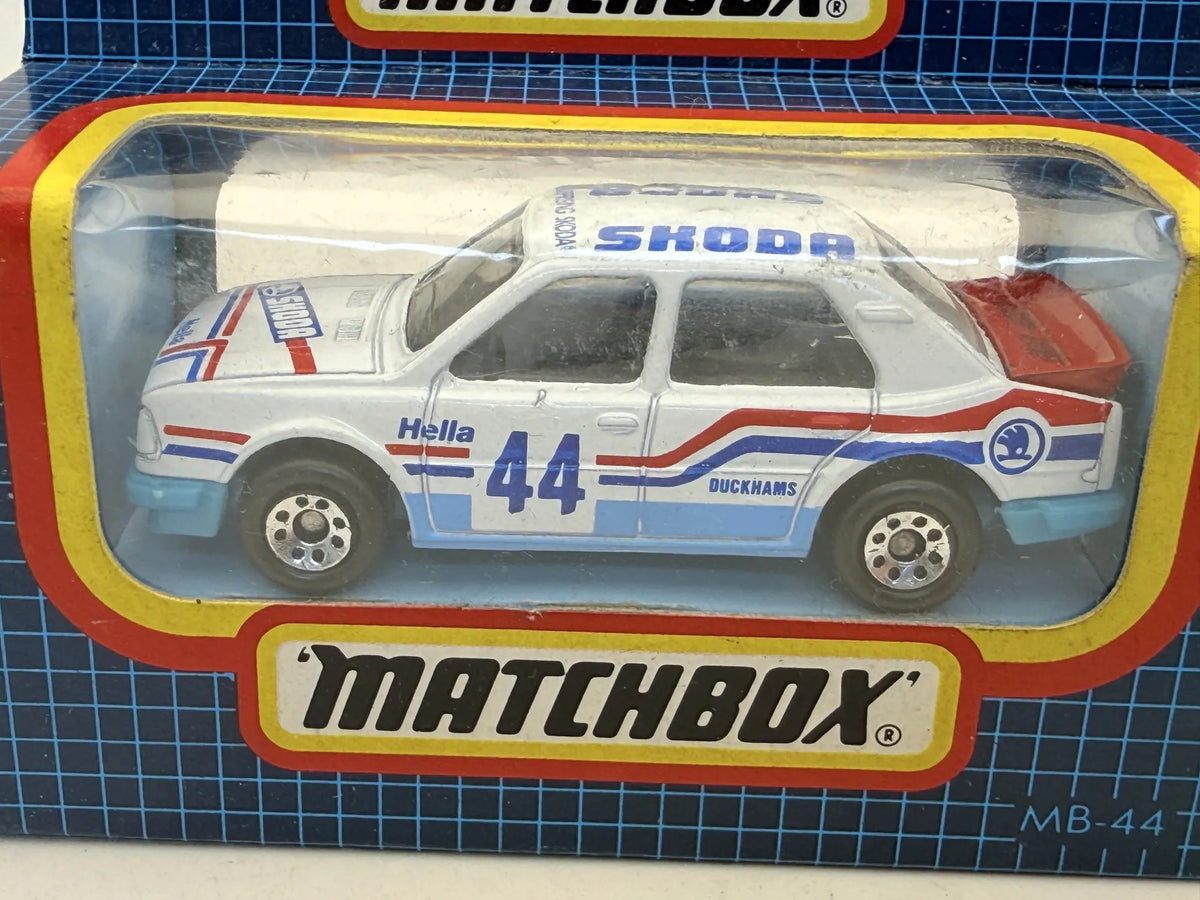 SKODA 130 LR Matchbox 1987 Biały 1:64 – zdjęcie 2