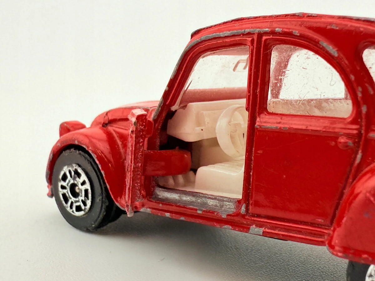 Citroen 2Cv6 Corgi Czerwony 1:43 Made in Gt Britain – zdjęcie 2