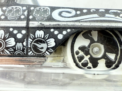 '58 IMPALA TREASURE HUNT, HW ART CARS, Hot Wheels TH 2022, Czarny, 1:64 – zdjęcie 2