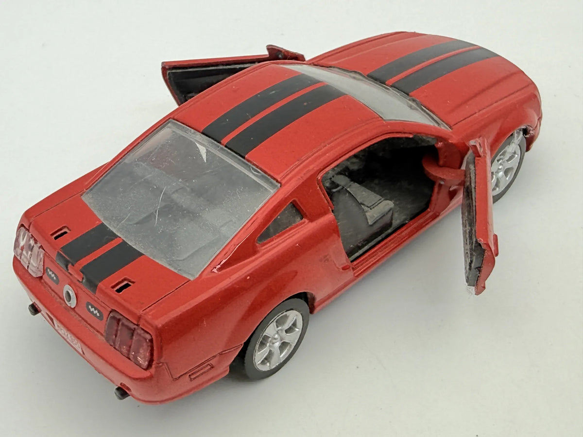 FORD MUSTANG GT z 2006 r. AmerCom Collection, Die cast, Czerwony, 1:38 – zdjęcie 2