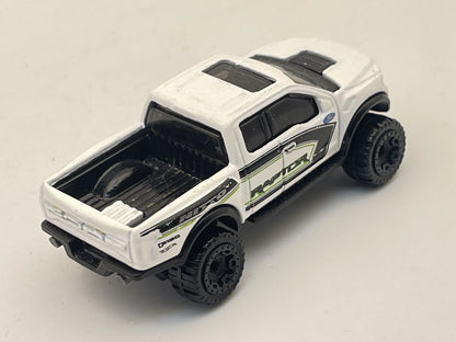 '17 FORD F-150 RAPTOR, Hot Wheels 2015, Die cast J53, Biały, 1:64, Resoraki – zdjęcie 2