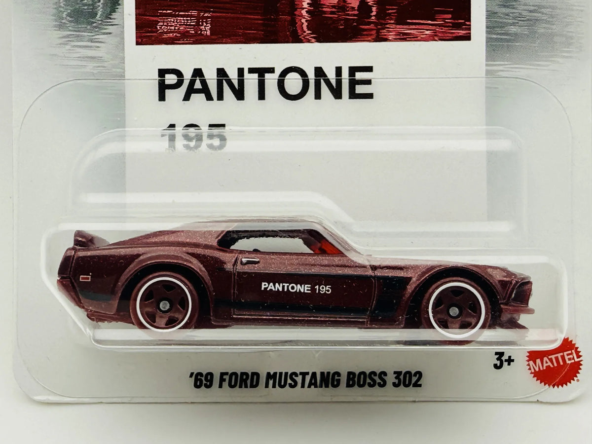 '69 Ford Mustang Boss 302 Hot Wheels 2025 Fast & Furious 1:64 PANTONE 195 – zdjęcie 2
