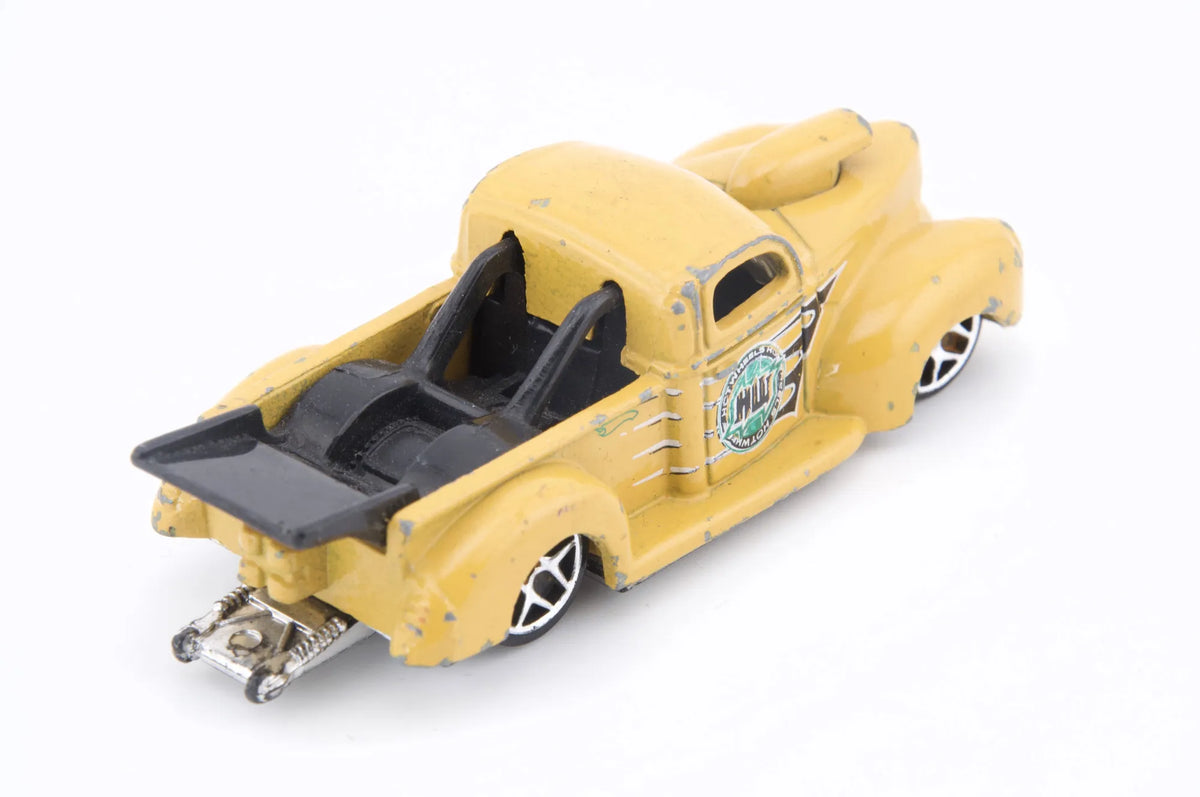 40 Ford Hot Wheels Żółta 1:64 – zdjęcie 2