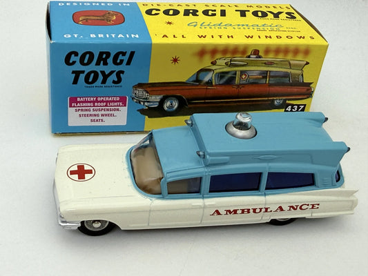 SUPERIOR AMBULANCE ON CADILLAC CHASSIS Corgi Biały 1:43 – zdjęcie 2