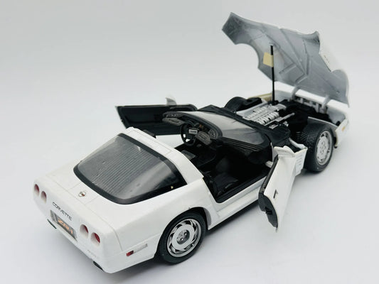 Chevrolet Corvette ZR-1 Maisto 1992 1:18 Luzak Biały – zdjęcie 2