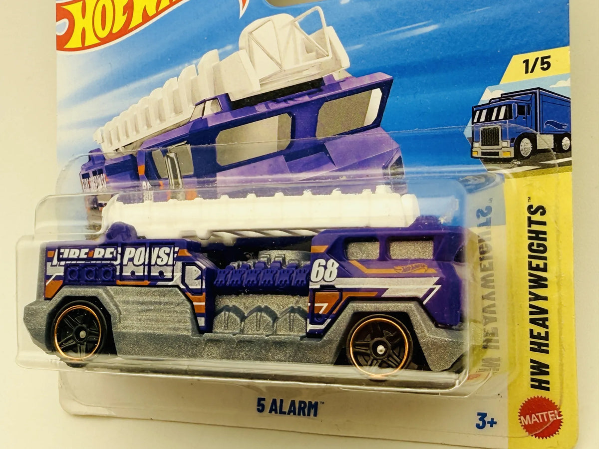 5 Alarm Hot Wheels HW Heavyweights 1:64 Wóz strażacki Blister Straż pożarna – zdjęcie 2