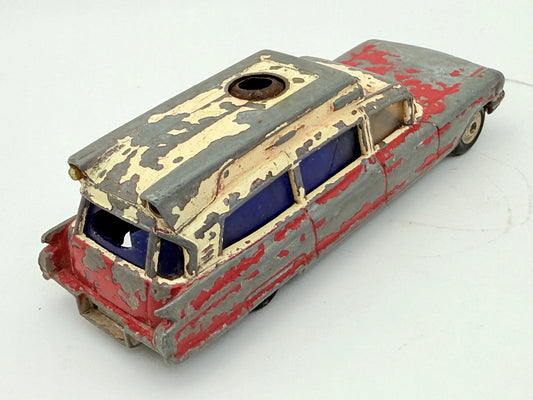 CADILLAC SUPERIOR AMBULANCE Corgi '70 Czerwony 1:43 Made in Great Britain – zdjęcie 2