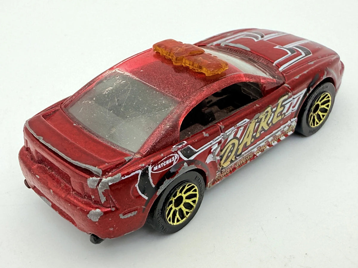 1999 Mustang Matchbox Czerwony 1:64 – zdjęcie 2