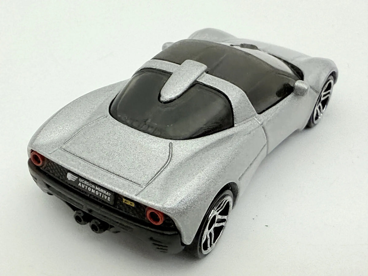 GMA T.33 Hot Wheels 2024 Srebrny 1:64 – zdjęcie 2